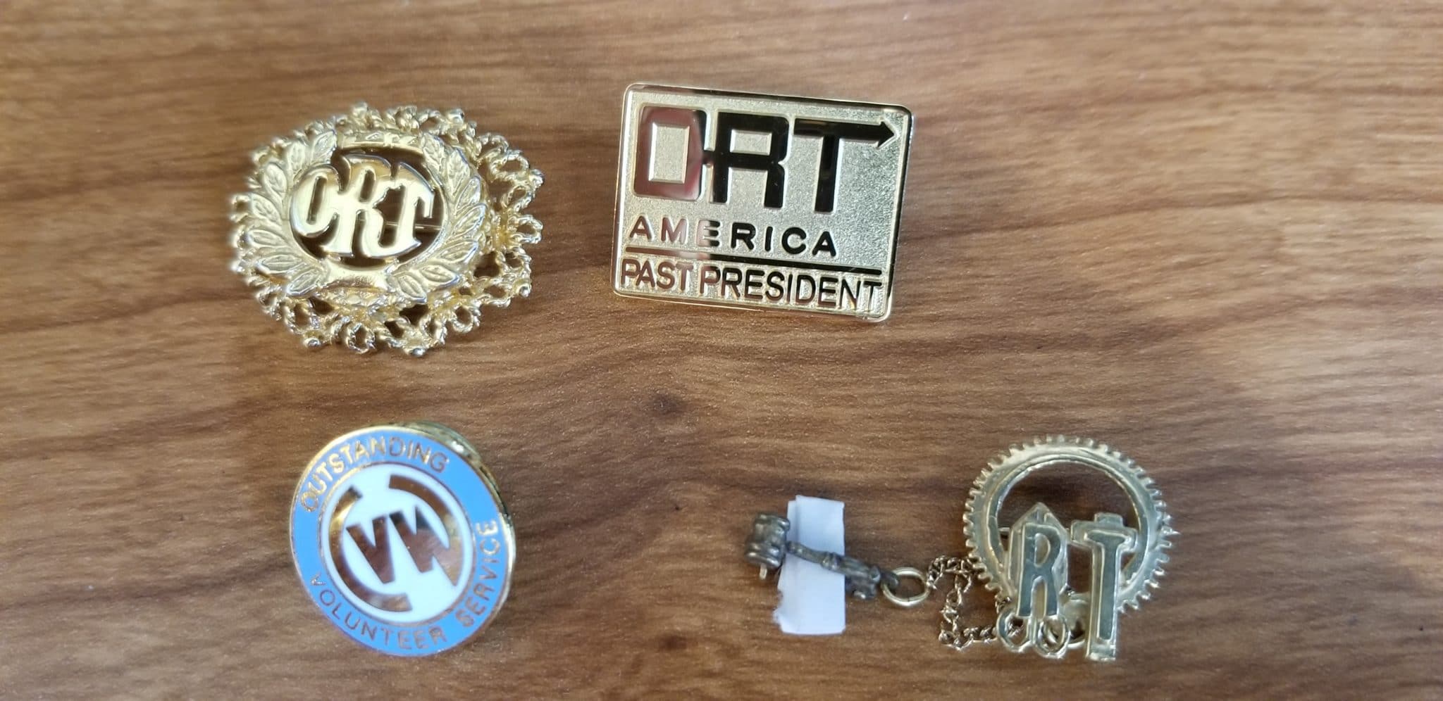 Mae Novy Pins | ORT America